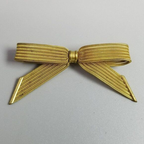 Vintage Bow Shape Gold Tone Brooch, Ribbon Lapel Pin, Unisex Estate - Picture 2 of 6